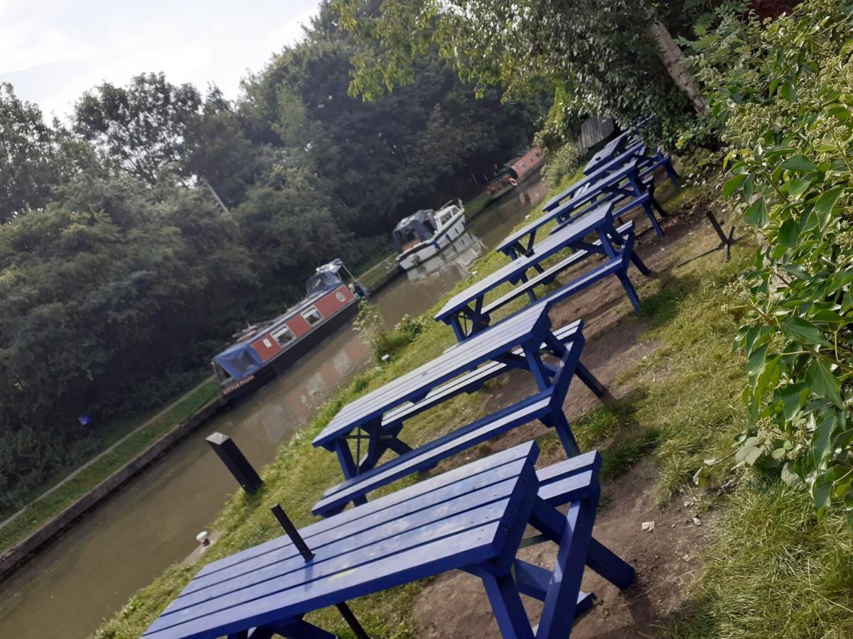 The Barge Inn Bradford-On-Avon Extérieur photo